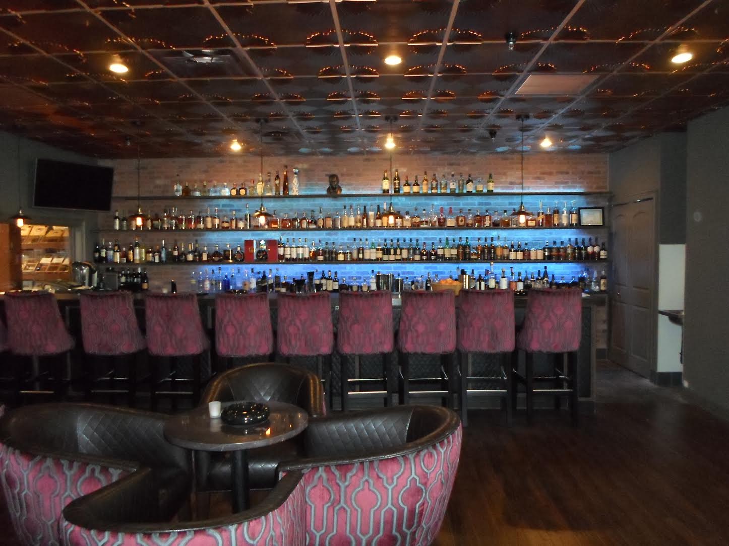 Cigar Lounge Picture